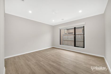 Property photo of 22 Burnett Way Clyde North VIC 3978
