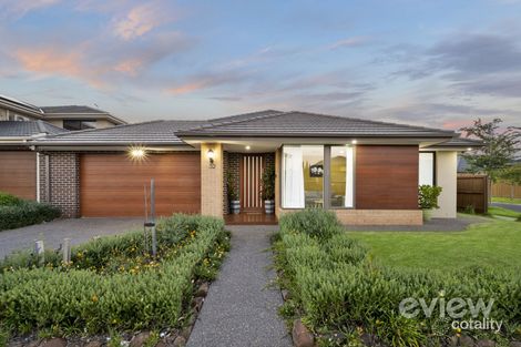 Property photo of 32 Rondo Drive Manor Lakes VIC 3024