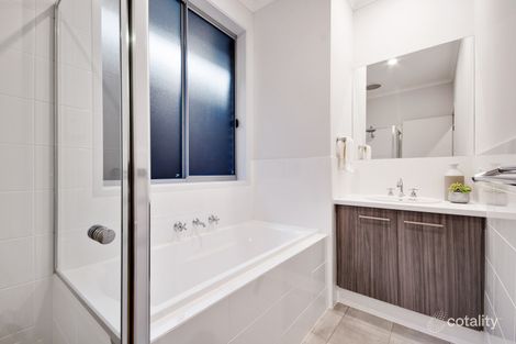 Property photo of 165B Brougham Drive Valley View SA 5093