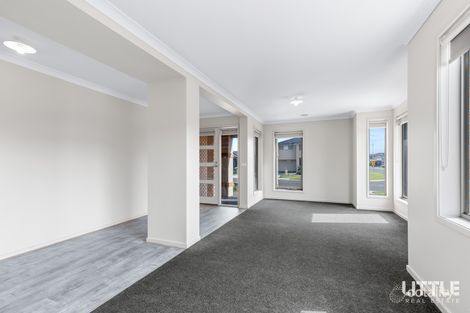 Property photo of 10 Benaud Way Point Cook VIC 3030