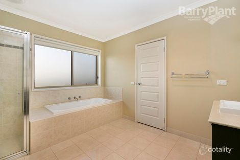 91 Brundrett Rd, Narre Warren North, VIC 3804