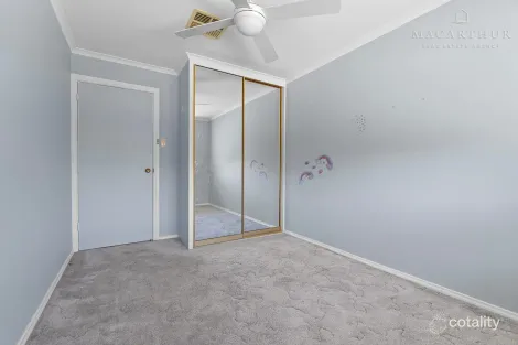 Property photo of 1 Gunyah Place Glenfield Park NSW 2650