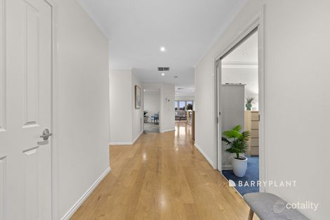 Property photo of 119 Montbrae Circuit Narre Warren North VIC 3804