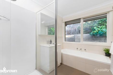 Property photo of 23 Currawong Road Montrose VIC 3765