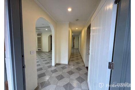 Property photo of 28 Currunghi Court St Albans VIC 3021