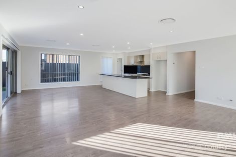 Property photo of 26 Liddiard Street Ropes Crossing NSW 2760