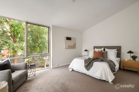 Property photo of 2/31 Ferncroft Avenue Malvern East VIC 3145