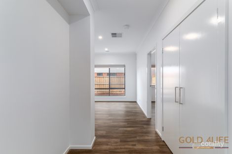 Property photo of 39 Eaglemont Way Werribee VIC 3030