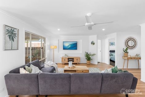 Property photo of 35 Border Crescent Pottsville NSW 2489