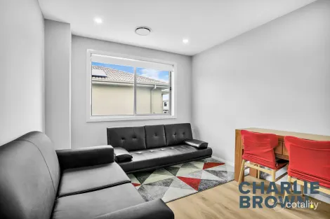 Property photo of 6 Wookey Glade Riverstone NSW 2765