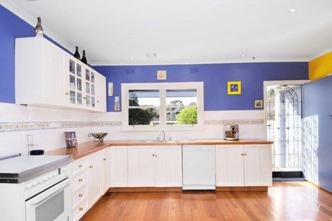 Property photo of 16 Gracehill Avenue Burwood VIC 3125