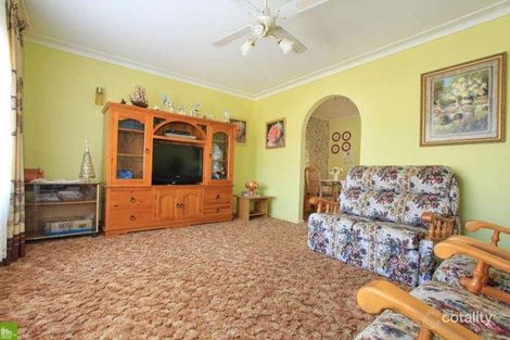 Property photo of 10 Banksia Avenue Windang NSW 2528