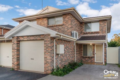 Property photo of 2/5 Nugent Place Prairiewood NSW 2176