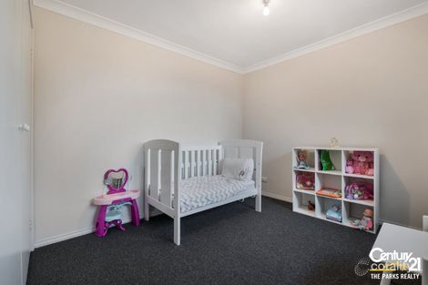 Property photo of 2/5 Nugent Place Prairiewood NSW 2176