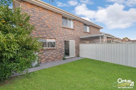 Property photo of 2/5 Nugent Place Prairiewood NSW 2176