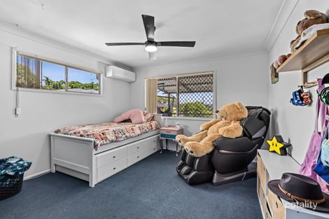 Property photo of 9 Way Court Silkstone QLD 4304