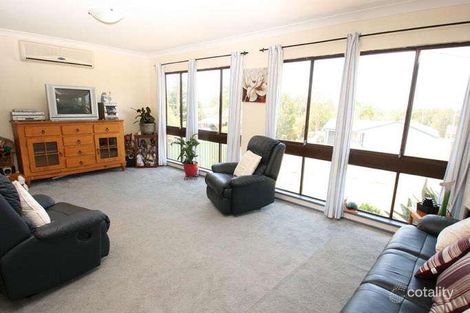 Property photo of 42 Hillcrest Avenue Tacoma NSW 2259