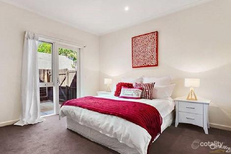 Property photo of 2/5 Glamis Avenue Hampton VIC 3188