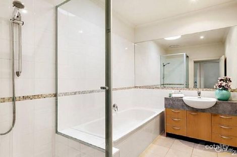Property photo of 2/5 Glamis Avenue Hampton VIC 3188