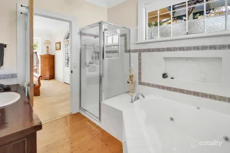 Property photo of 5 Phillip Street Bonnie Doon VIC 3720