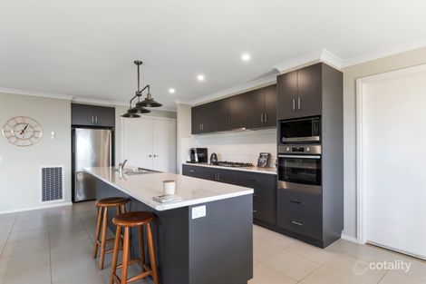 Property photo of 3 Chevington Close Golden Square VIC 3555