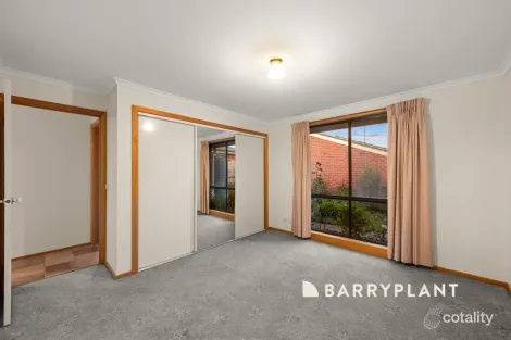 Property photo of 3 Rees Close Drouin VIC 3818