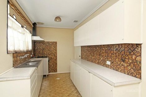 Property photo of 10 Parrakeet Road Werribee VIC 3030
