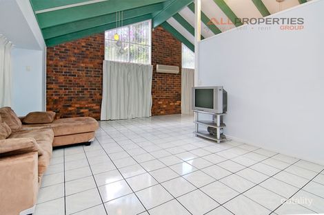 Property photo of 24 Clifton Crescent Durack QLD 4077