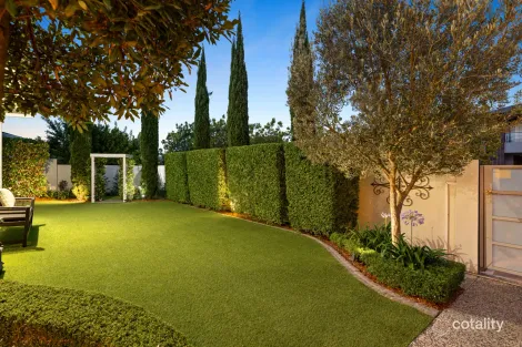 Property photo of 6 Argyle Crescent Bundall QLD 4217