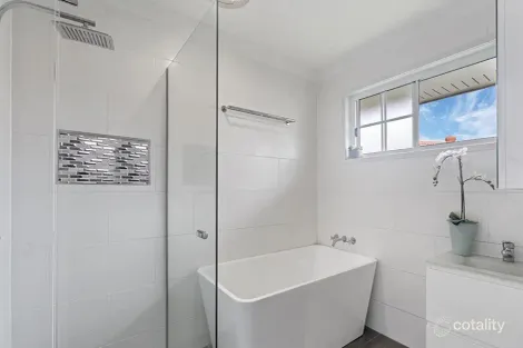 Property photo of 24 Grebe Place Burleigh Waters QLD 4220