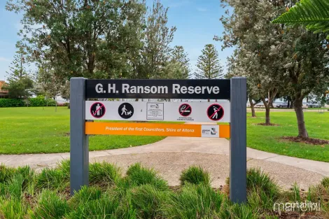 Property photo of 2/12 Grieve Parade Altona VIC 3018