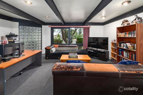 Property photo of 10 Leeanne Crescent Bundoora VIC 3083