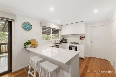 Property photo of 11 Tamboon Drive Greensborough VIC 3088