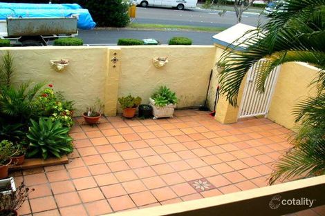 Property photo of 6/23 Hooker Boulevard Broadbeach Waters QLD 4218