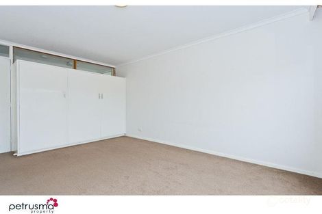 Property photo of 15/10 Ballawinnie Road Lindisfarne TAS 7015