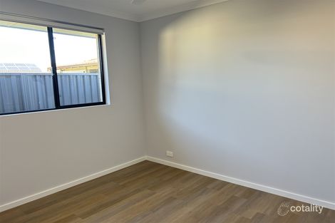 Property photo of 16 Sandford Crescent Halls Head WA 6210