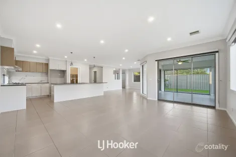 Property photo of 19 McEwan Drive Cranbourne East VIC 3977