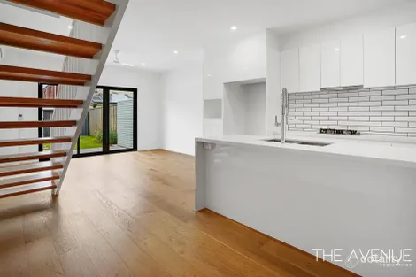 Property photo of 25 Hardy Loop Keysborough VIC 3173