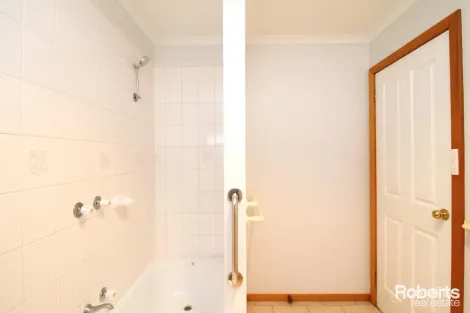 Property photo of 4/22 Orana Place Riverside TAS 7250