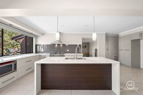 Property photo of 41 Milborne Crescent Eltham VIC 3095
