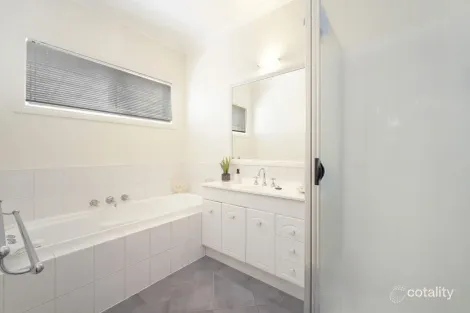 Property photo of 1 Leo Francis Drive Warrnambool VIC 3280