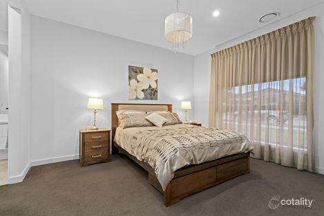 Property photo of 16 Dunraven Crescent Doreen VIC 3754
