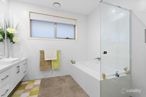 Property photo of 16 Dunraven Crescent Doreen VIC 3754