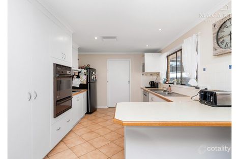 Property photo of 15 Matheson Place Estella NSW 2650
