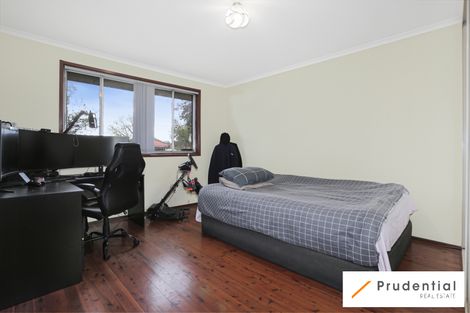 Property photo of 31 Salamaua Place Glenfield NSW 2167