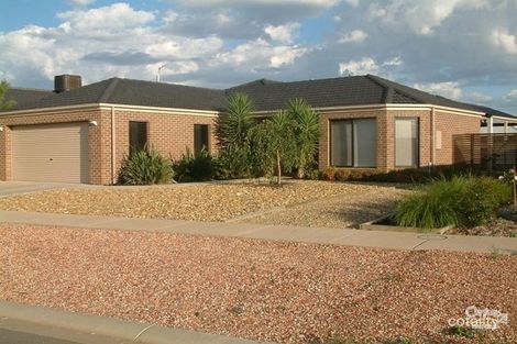 Property photo of 26 Declan Way Echuca VIC 3564