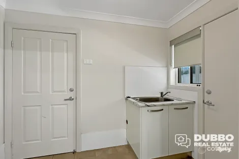 Property photo of 17 Lansdowne Drive Dubbo NSW 2830