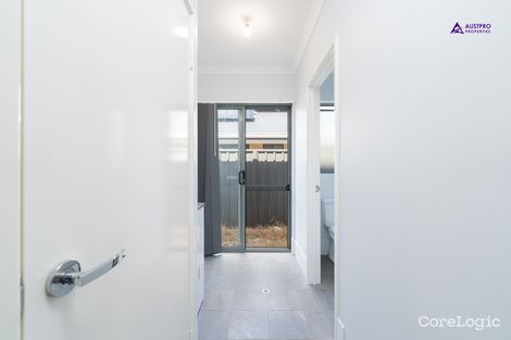 Property photo of 7 Gloxinia Glade Dayton WA 6055