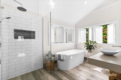 Property photo of 28 Carlton Terrace Wynnum QLD 4178