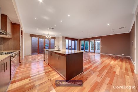 Property photo of 5 Nature Circuit Cranbourne North VIC 3977